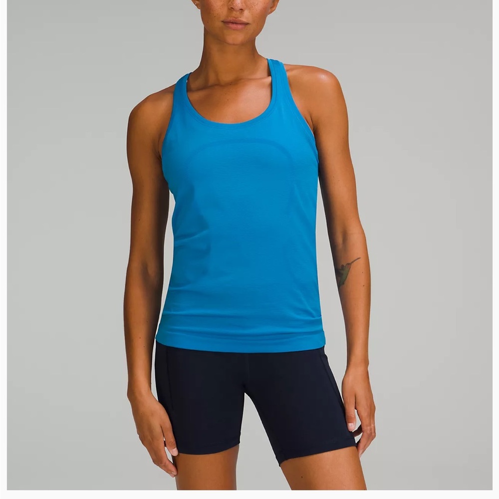 Lululemon swirly tech tank size 6 dark blue